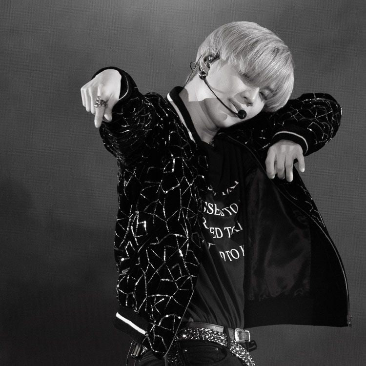 SHINEE "DRESSED TO KILL" T-SHIRT 100% COTTON